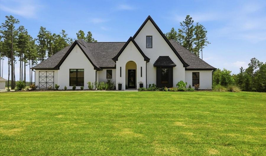 218 Lost Oak Ln, Brandon, MS 39047 - 4 Beds, 3 Bath