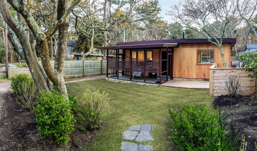 35 Mulford Ln, Amagansett, NY 11930 - 3 Beds, 1 Bath