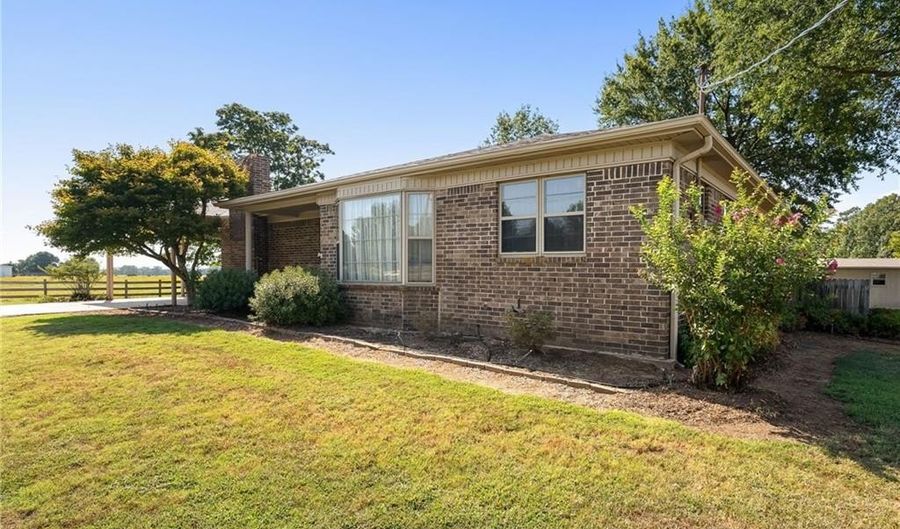 4725 E HIGHWAY 64, Alma, AR 72921 - 3 Beds, 2 Bath