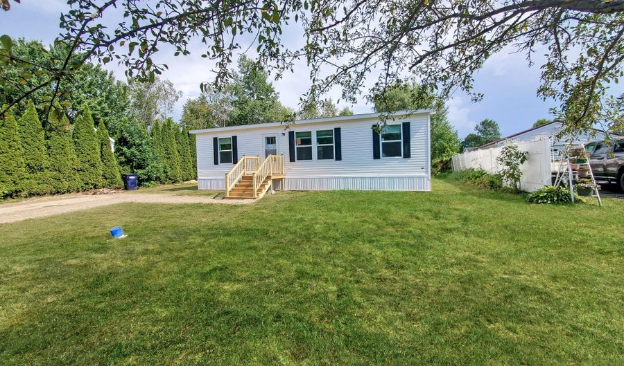 70 Shepherd Dr, Bangor, ME 04401 - 3 Beds, 2 Bath