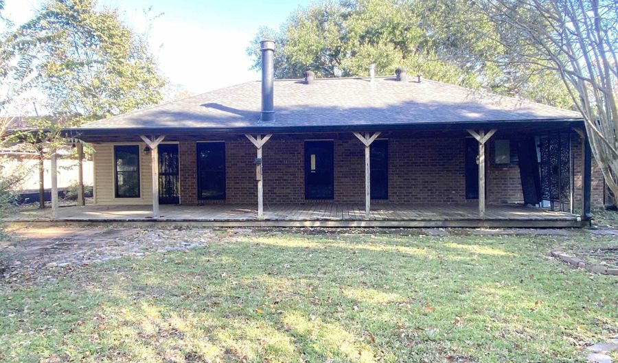 848 Ponderosa Dr, Baton Rouge, LA 70819 - 3 Beds, 2 Bath