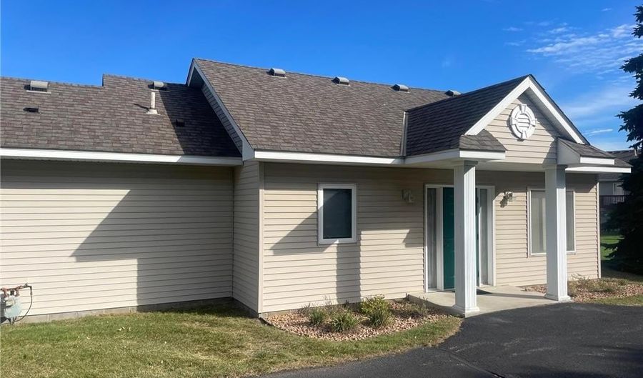13136 Vintage St NW, Coon Rapids, MN 55448 - 2 Beds, 2 Bath