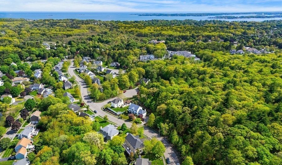 10 Yankee Way, Beverly, MA 01915 - 5 Beds, 4 Bath