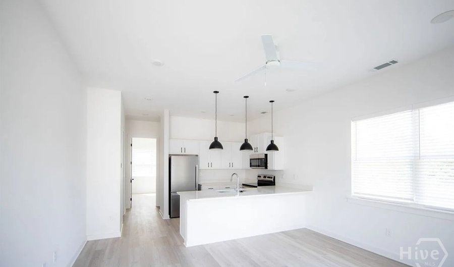 2415 S Lumpkin St 1100-A, Athens, GA 30606 - 4 Beds, 5 Bath