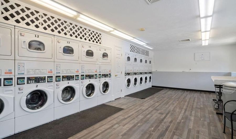 200 Manville Hill Rd B30, Cumberland, RI 02864 - 1 Beds, 1 Bath