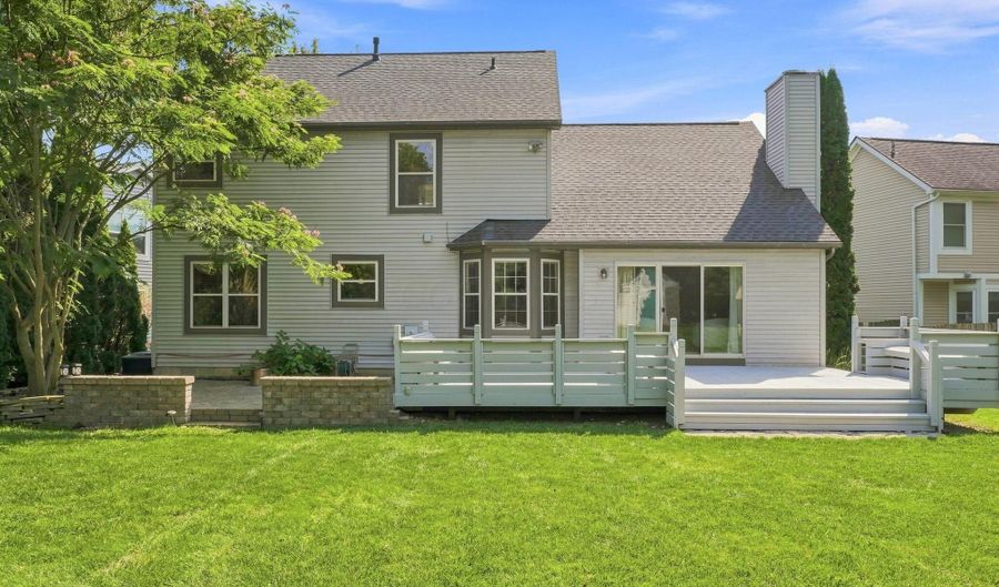 1438 Newell Ct, Columbus, OH 43228 - 4 Beds, 3 Bath