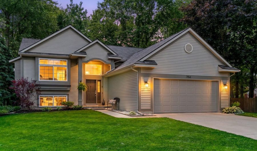 7154 Timbercreek Dr, Allendale, MI 49401 - 4 Beds, 2 Bath
