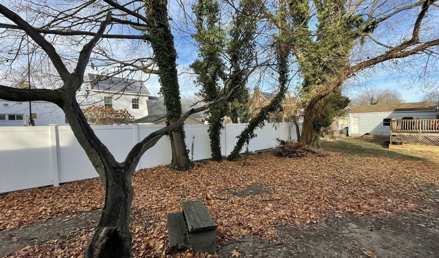 366 Brooklawn Ave, Bridgeport, CT 06604 - 6 Beds, 5 Bath