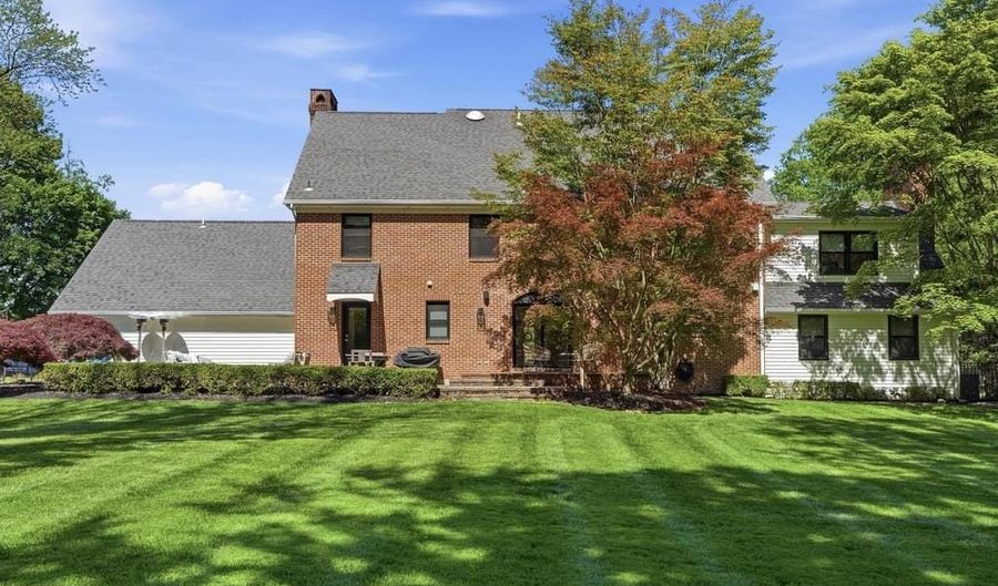 1234 FOREST HILL Dr, Ambler, PA 19002 - 5 Beds, 5 Bath