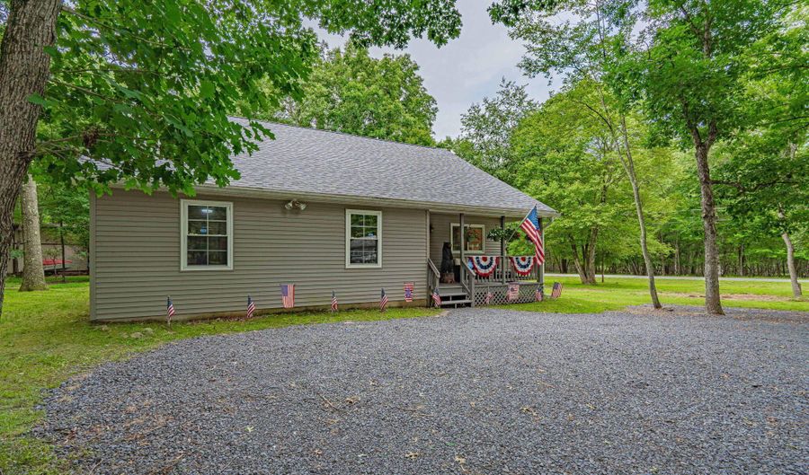 4 Wylie Cir, Albrightsville, PA 18210 - 3 Beds, 2 Bath