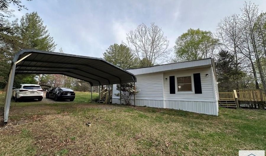 445 Jessteen Ln, Bassett, VA 24055 - 4 Beds, 3 Bath