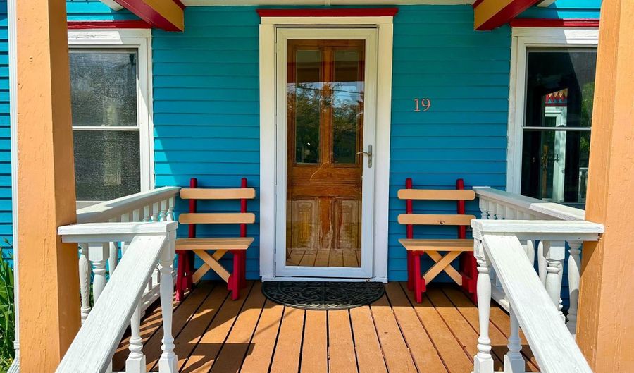19 Center St, Barnegat, NJ 08005 - 4 Beds, 4 Bath
