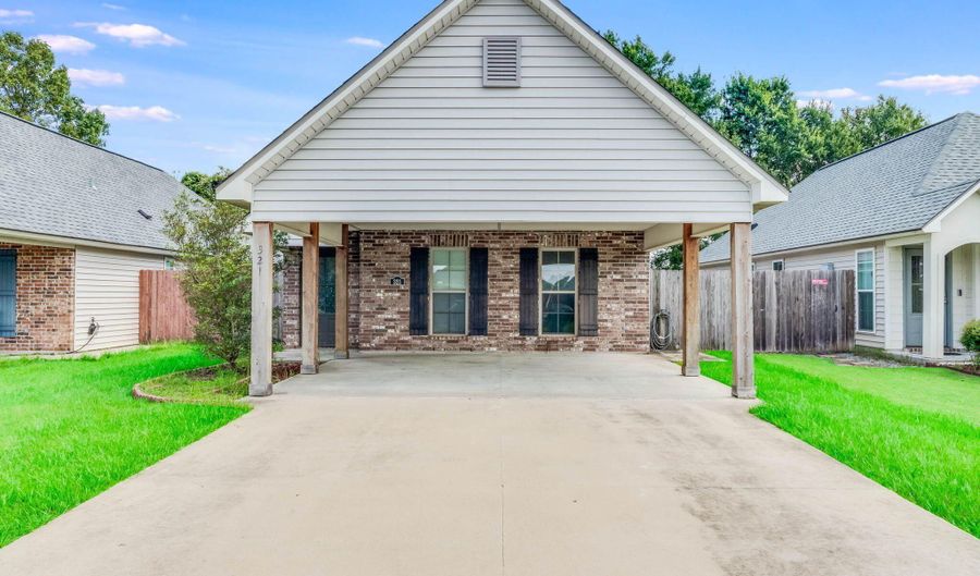 321 Harvest Ln, Abbeville, LA 70510 - 3 Beds, 2 Bath