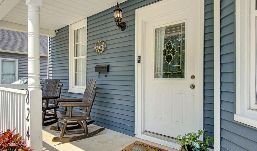 824 Danforth St, Alton, IL 62002 - 4 Beds, 2 Bath