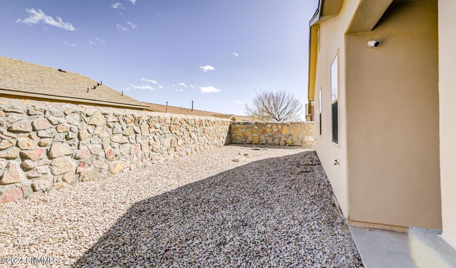 7562 Sierra De Luna Pl, Las Cruces, NM 88012 - 4 Beds, 2 Bath