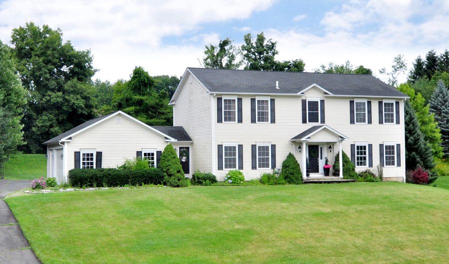 34 Chippenwood Ln, Bristol, CT 06010 - 4 Beds, 3 Bath