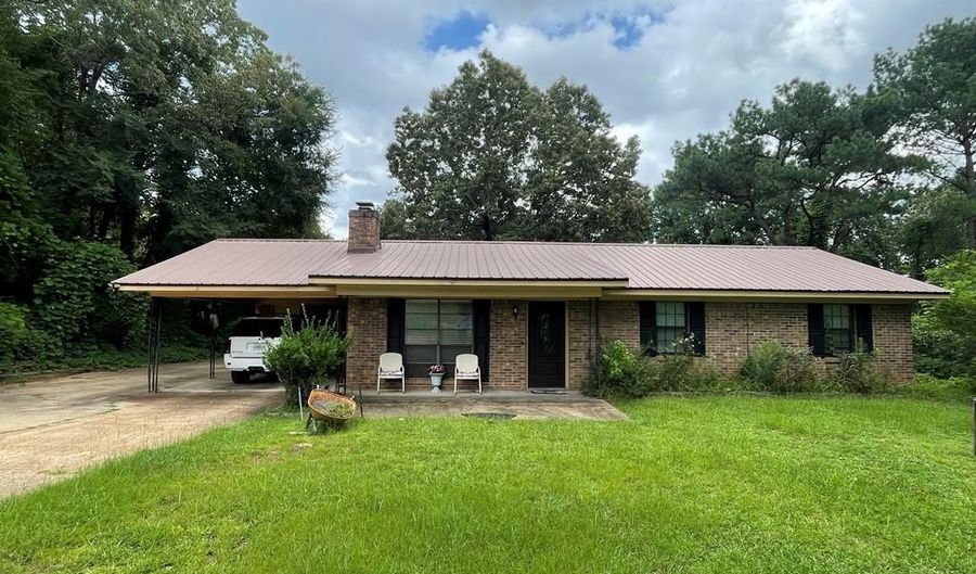2 CR 2008, Abbeville, MS 38601 - 3 Beds, 2 Bath