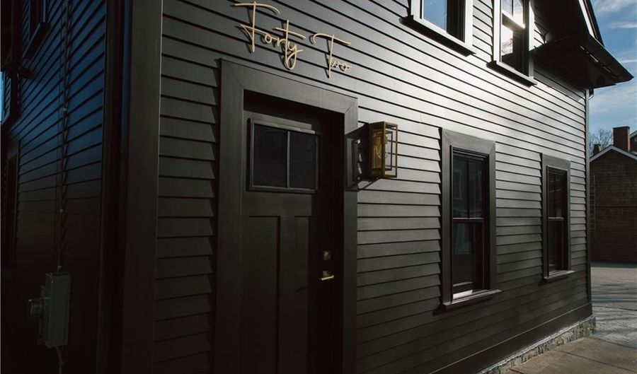 42 Marlborough St, East Greenwich, RI 02818 - 3 Beds, 1 Bath