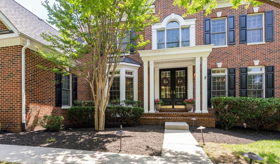 24165 SPRING MEADOW Cir, Aldie, VA 20105 - 4 Beds, 5 Bath