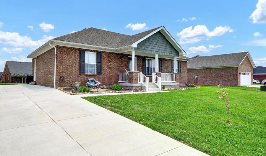 310 Oak Hill Ct, Bardstown, KY 40004 - 3 Beds, 2 Bath