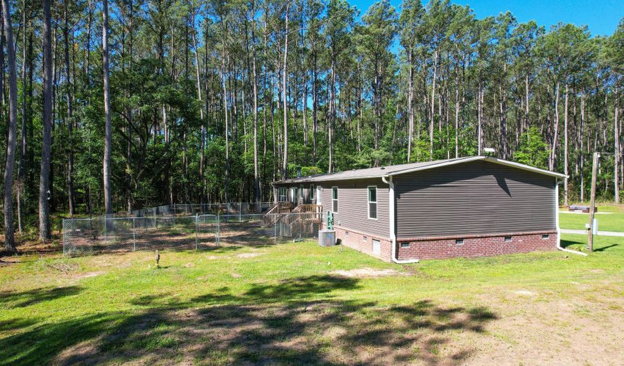8144 Autumn Mist Ln, Adams Run, SC 29426 - 5 Beds, 3 Bath