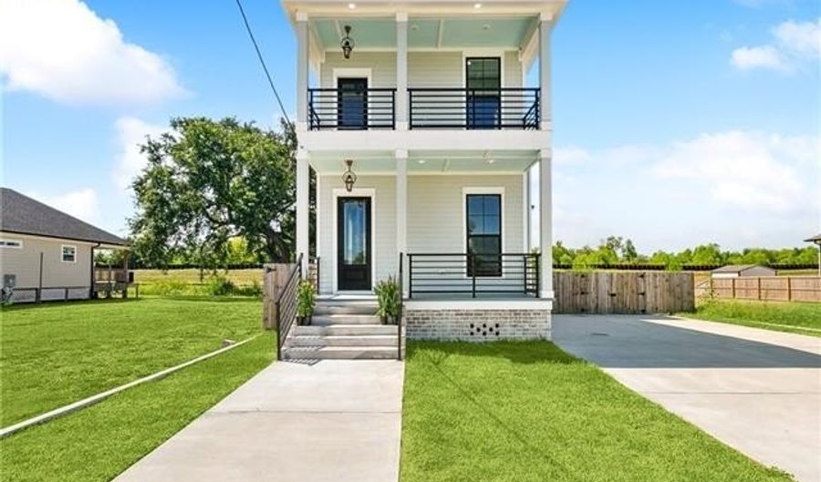 1938 BENJAMIN St, Arabi, LA 70032 - 4 Beds, 3 Bath