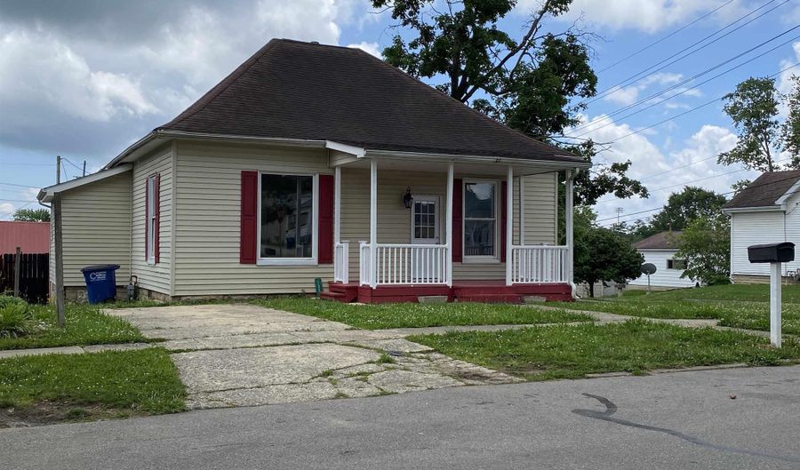 1716 15th St, Bedford, IN 47421 - 2 Beds, 2 Bath