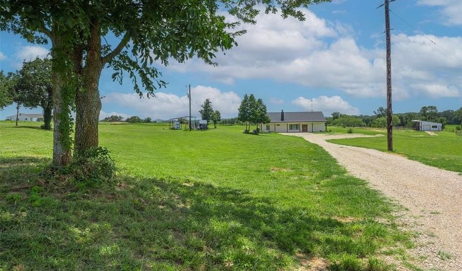 800 Fox Rd, Millsap, TX 76066 - 3 Beds, 2 Bath