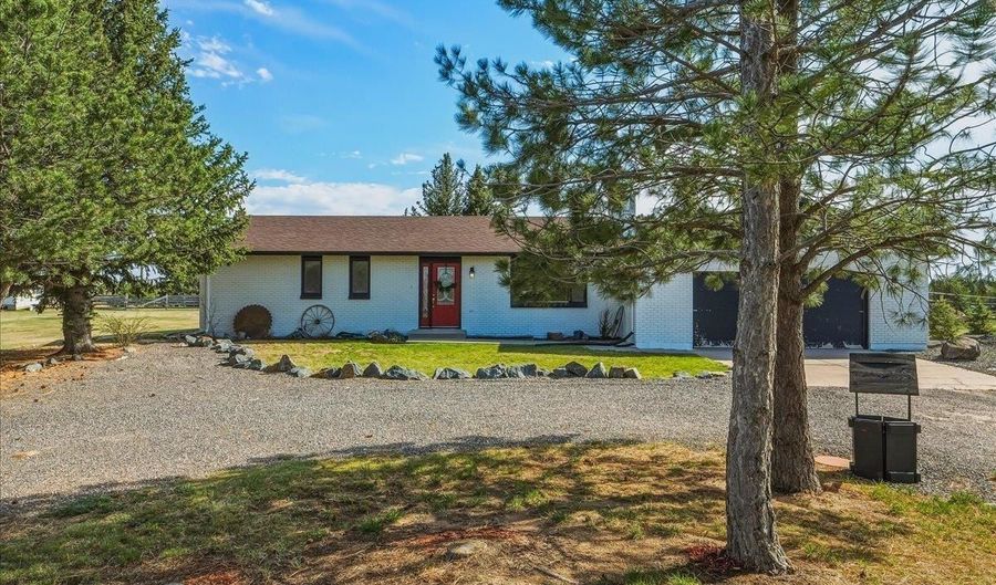 209 PONDEROSA Trl, Cheyenne, WY 82009 - 4 Beds, 3 Bath