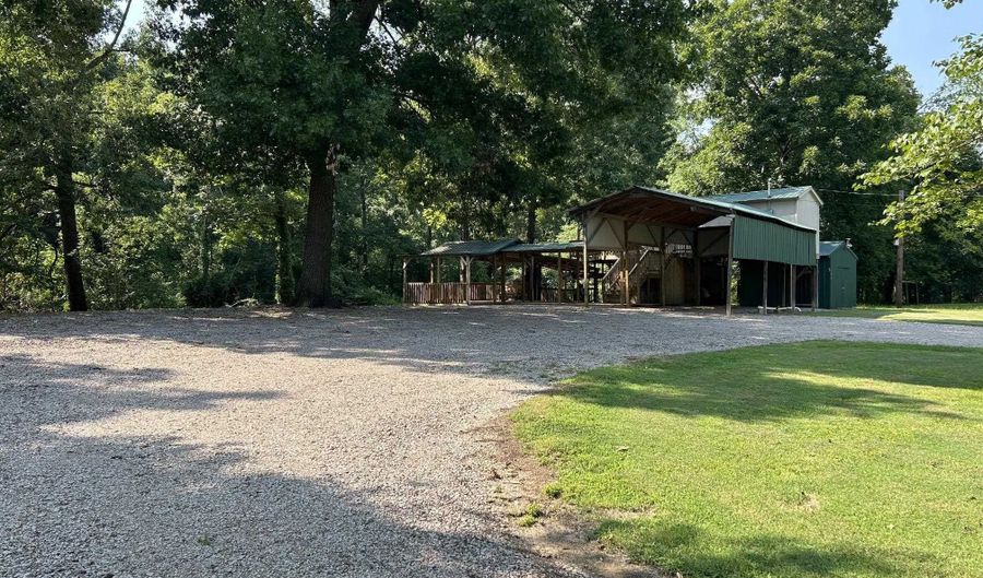 120 TOWBOAT Ln, Adamsville, TN 38310 - 1 Beds, 1 Bath