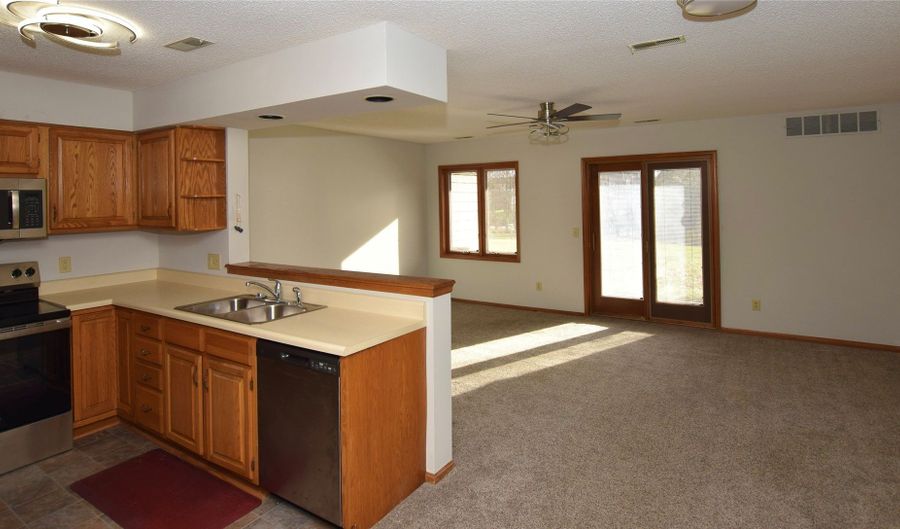 409 SE Delaware Ave 103, Ankeny, IA 50021 - 2 Beds, 1 Bath