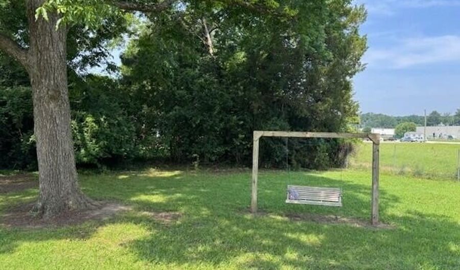 1009 Curtis St N, Ahoskie, NC 27910 - 3 Beds, 1 Bath