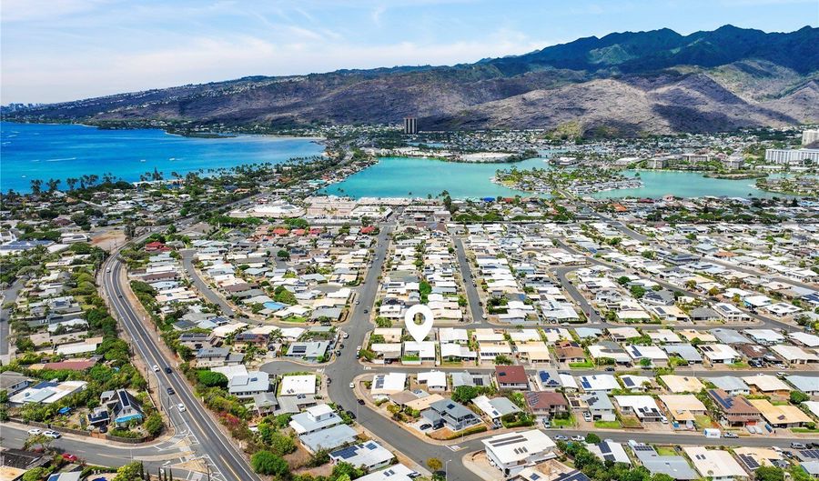 308 Hanakoa St, Honolulu, HI 96825 - 4 Beds, 2 Bath