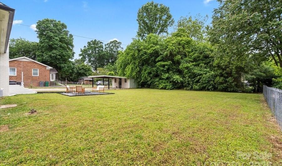 3937 Tamerlane Dr, Charlotte, NC 28205 - 3 Beds, 2 Bath