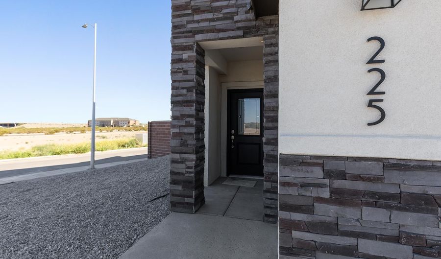 225 Kyle Rd, Alamogordo, NM 88310 - 3 Beds, 3 Bath