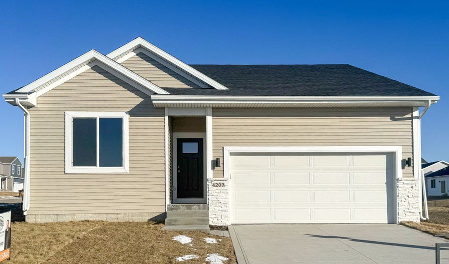 4203 5th Ave SW, Altoona, IA 50009 - 3 Beds, 2 Bath