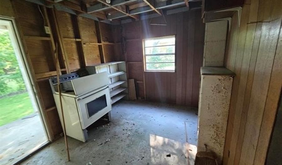 1001 S C St, McAlester, OK 74501 - 2 Beds, 1 Bath
