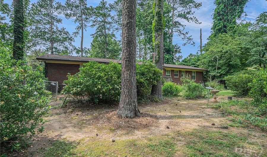 245 Forest Heights Dr, Athens, GA 30606 - 3 Beds, 2 Bath