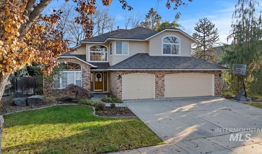 8037 W Innsbrook Ct, Boise, ID 83704 - 3 Beds, 3 Bath