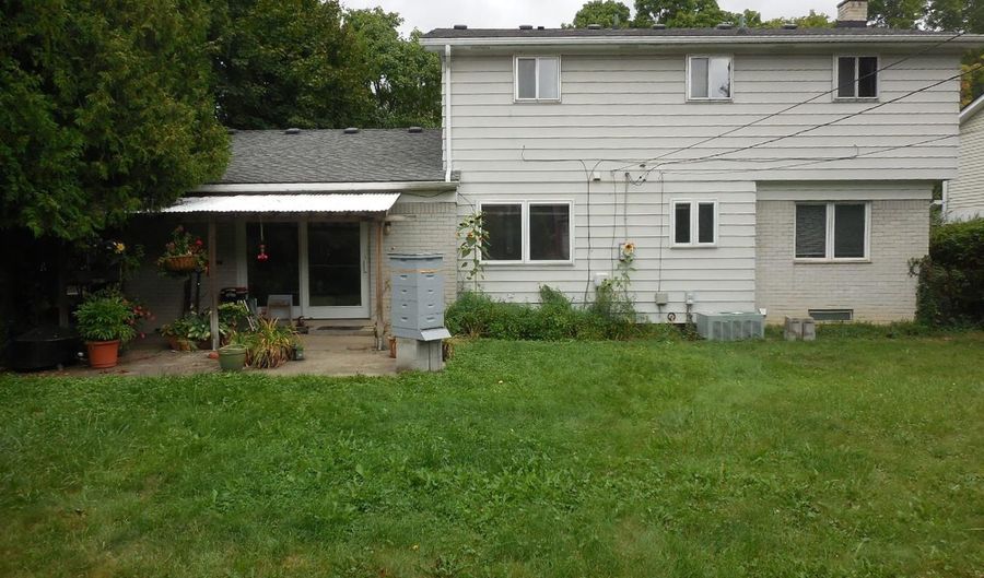 3253 Lockridge Dr, Ann Arbor, MI 48108 - 4 Beds, 2 Bath