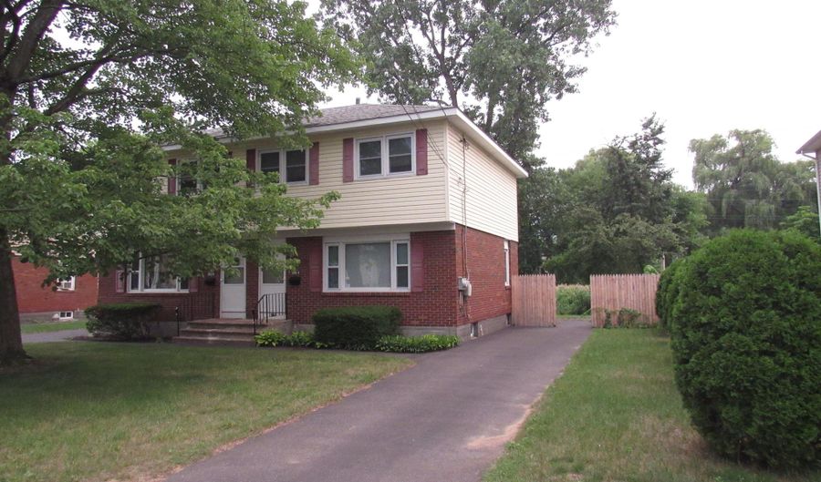34 B Commodore St, Albany, NY 12205 - 3 Beds, 2 Bath
