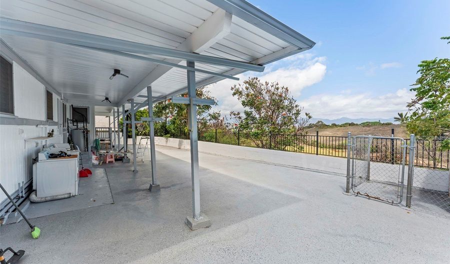 98-822 Kaamilo St, Aiea, HI 96701 - 6 Beds, 5 Bath