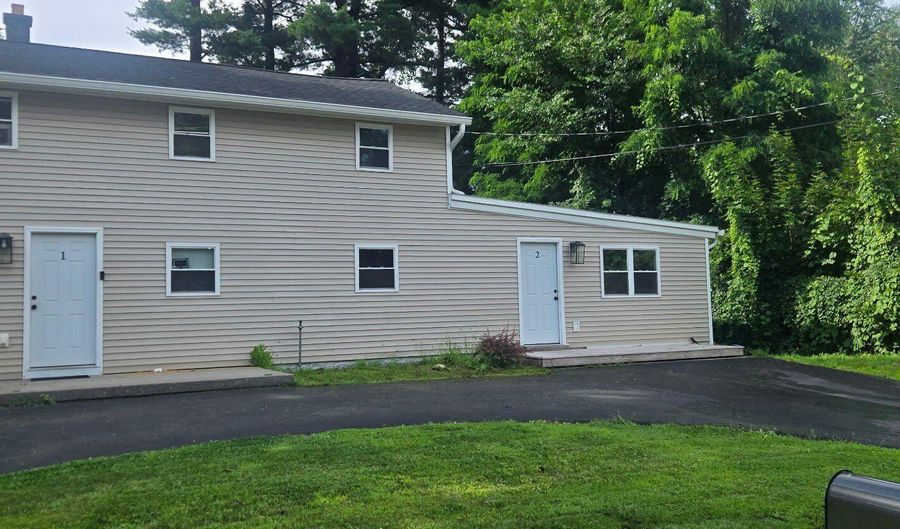 21 Van Heusen St 2, Albany, NY 12205 - 2 Beds, 1 Bath