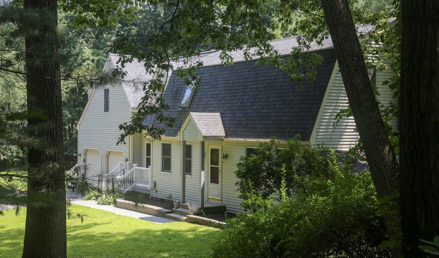 189 Crane Hollow Rd, Bethlehem, CT 06751 - 3 Beds, 3 Bath