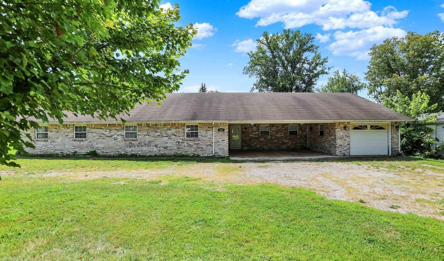 425 E Jackson St, Alexandria, IN 46001 - 3 Beds, 2 Bath