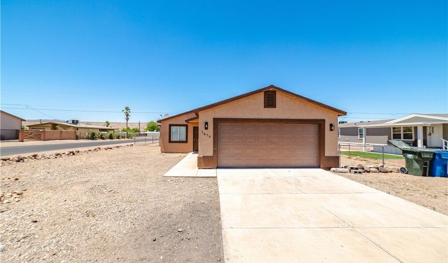 1879 Clearwater Dr, Bullhead City, AZ 86442 - 3 Beds, 2 Bath