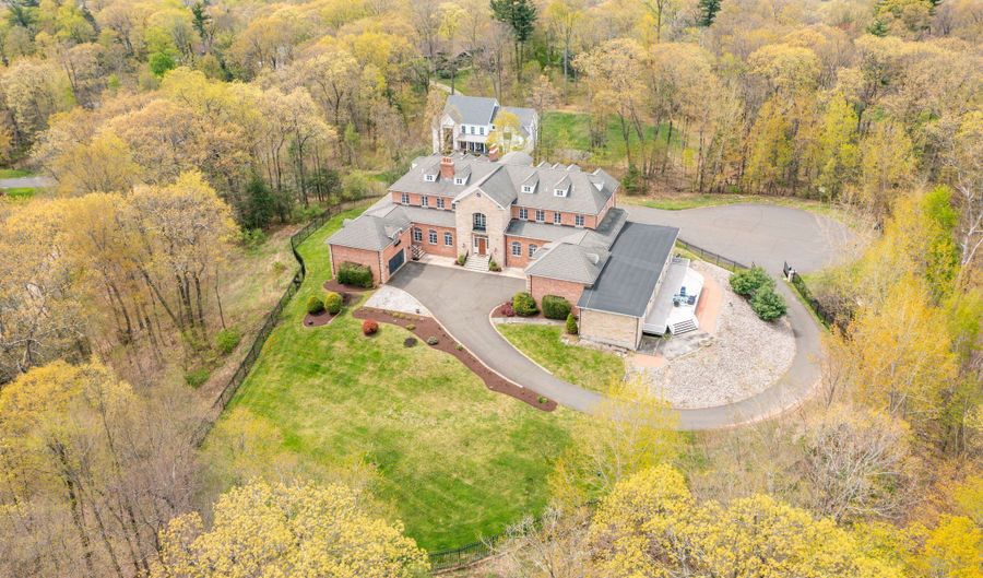 40 Parsons Way, Avon, CT 06001 - 5 Beds, 8 Bath