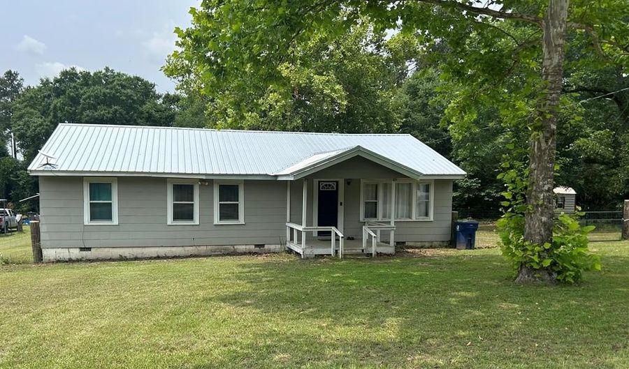 8766 Co Rd 53, Abbeville, AL 36310 - 3 Beds, 1 Bath