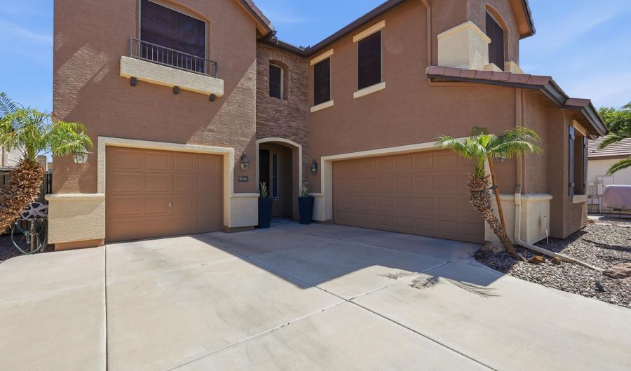 3840 E KINGBIRD Pl, Chandler, AZ 85286 - 4 Beds, 3 Bath