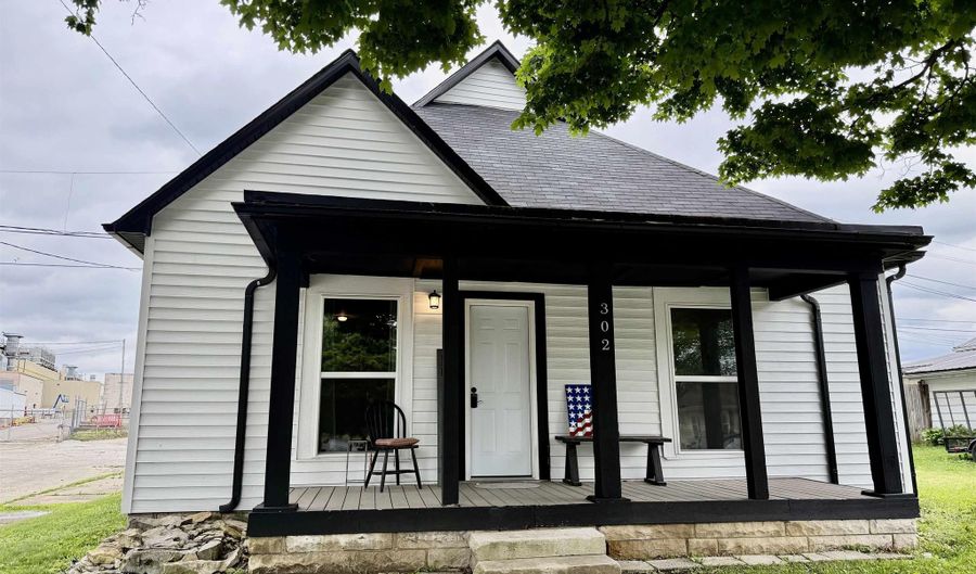 302 L St, Bedford, IN 47421 - 3 Beds, 2 Bath